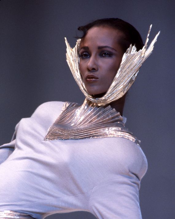 Photos] 13 Out of This World Thierry Mugler Looks