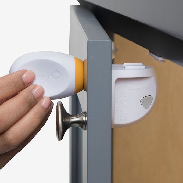 Safety 1st Adhesive Magnetic Lock System With 2 Locks and 1 Key