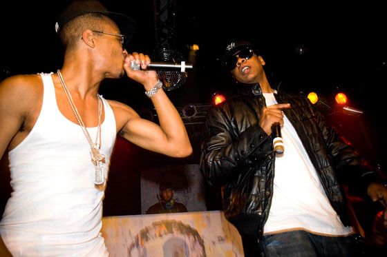 Ti Rapper Weapons Slideshow: Onstage, T.I. Brings Out the Big Guns (By Which We Mean ...