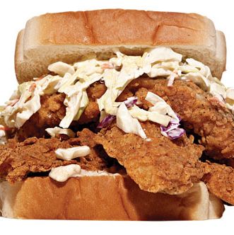 在Smorgasburg星期六和星期天在布鲁克林Flea, N. 6th St. at the East River, Williamsburg   Four fried-to-order whiting fillets the size of skateboards slapped onto two slices of Texas toast the size of stop signs, a choice of coleslaws, plus all the tartar and hot sauce you want. The motto at Hank’s is “Leave full, leave satisfied,” and they mean it.