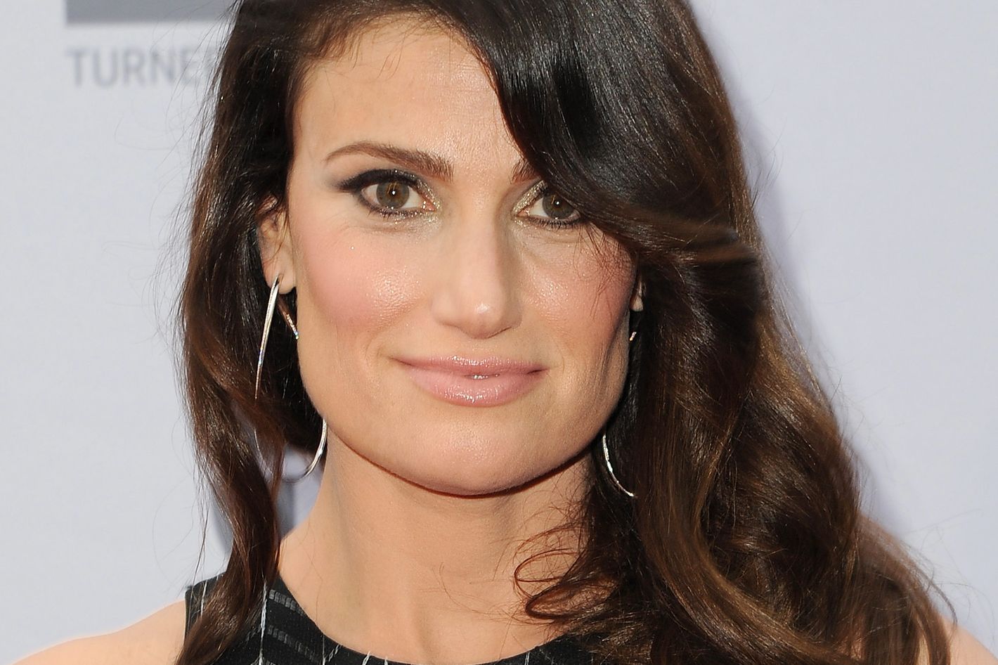 Idina Menzel Will Be the Wind Beneath Lifetime's Beaches Remake, image size:1420x946
