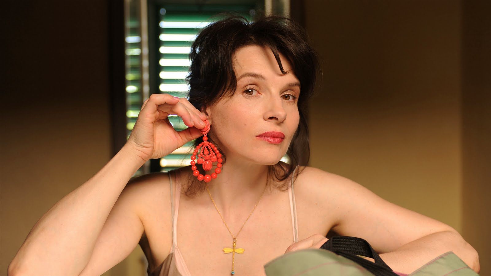 Movie Review: Certified Copy Is the Best Kind of Fake - Movie Review -  Vulture, image size:1600x899
