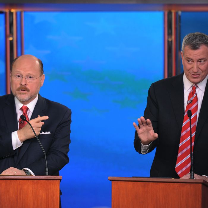 NEW YORK, NY - OCTOBER 30: New York City mayoral candidates (L - R) Joe Lhota (R) and Bill de Blasio (D) participate in a debate on October 30, 2013 in New York City. This is the final debate between the mayoral hopefuls before voters go to the polls November 5. (Photo by Peter Foley-Pool/Getty Images)
