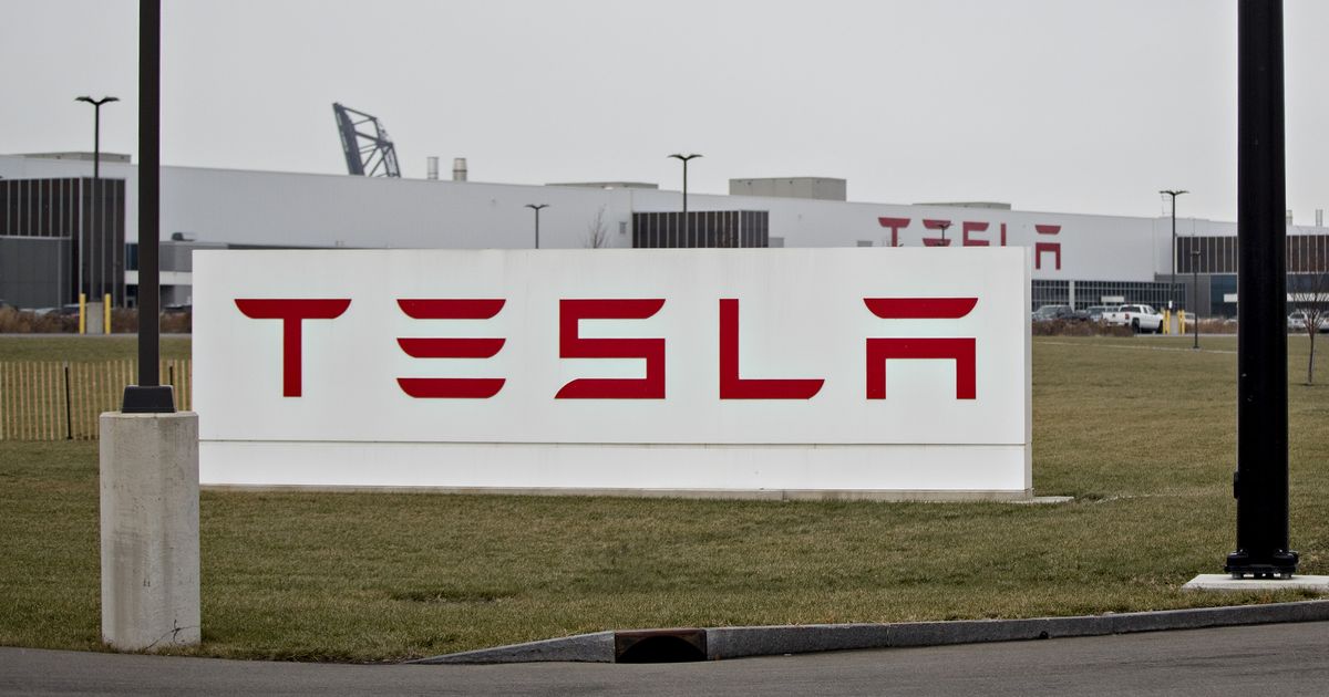 Tesla’s Solar Power Business May Stall Out Its Car Ambitions