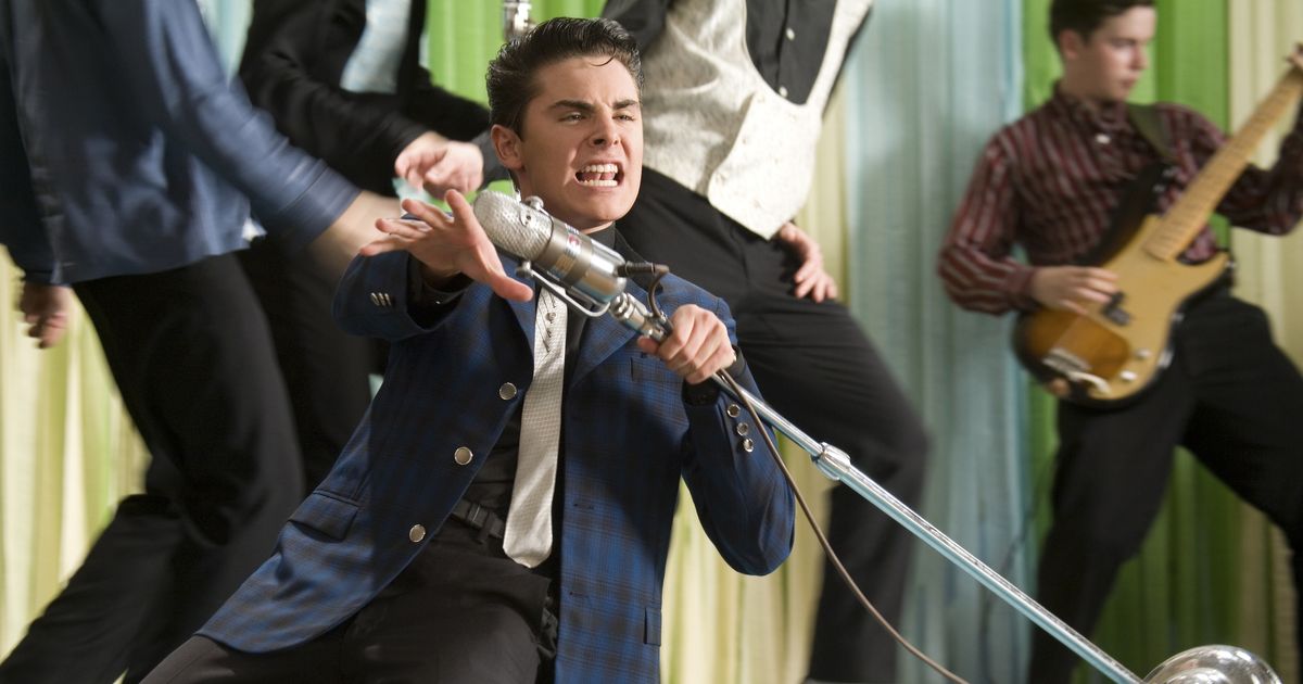 A Vulture Plea: Let Zac Efron Dance