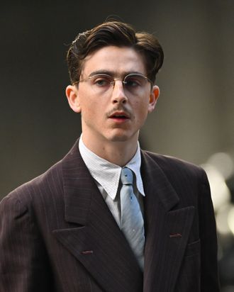 Timothée Chalamet’s Buzz Cut Is Rolling Out ‘Marty Supreme’