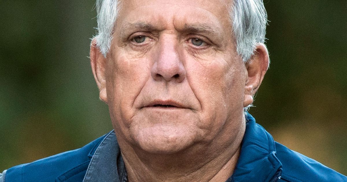 經理 Les Moonves 試圖以 1,500 美元的表演費讓指控者保持沉默