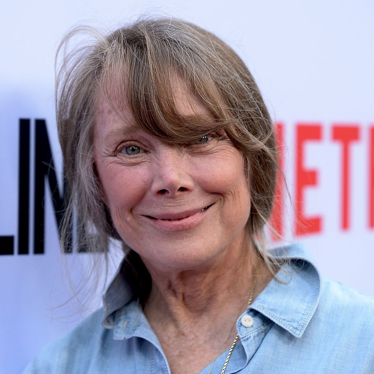 The most common sissy spacek material is ceramic. 
