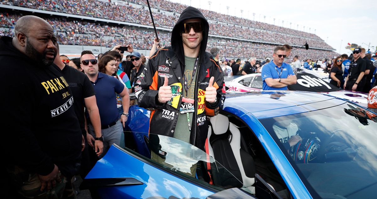 Pete Davidson Charged with Reckless Driving for Hitting Home - Vimarsana News