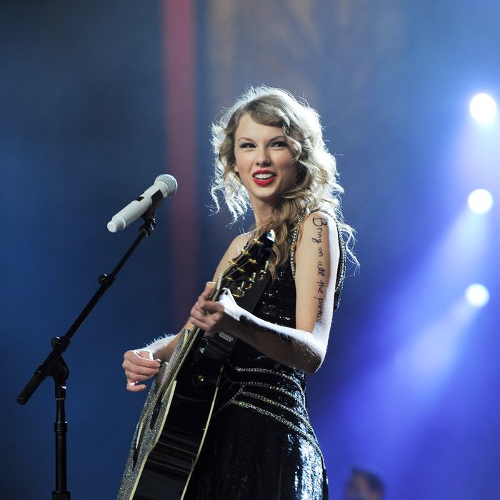 NEW YORK, NY - NOVEMBER 22: Taylor Swift performs onstage during the 