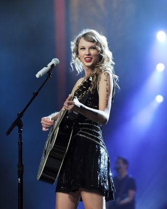 NEW YORK, NY - NOVEMBER 22: Taylor Swift performs onstage during the 