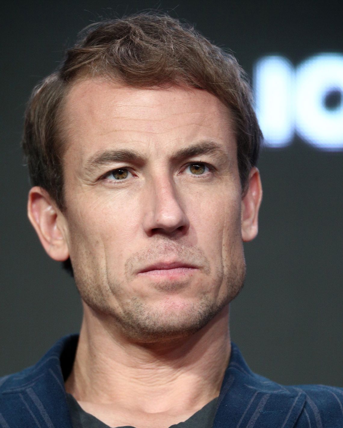 The Crown Season 3 An Ode To Tobias Menzies Jawline