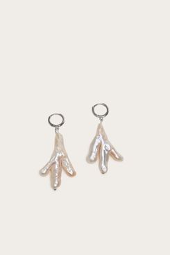 Gohar World Host Earrings with Chicken Feet Pearls