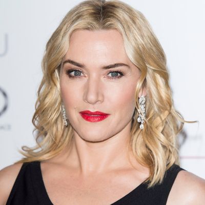 Embarrassing mom Kate Winslet.