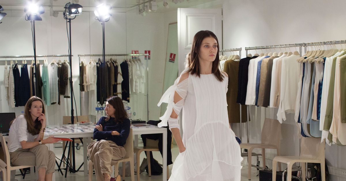 Slideshow: The Life of a Chloé Dress