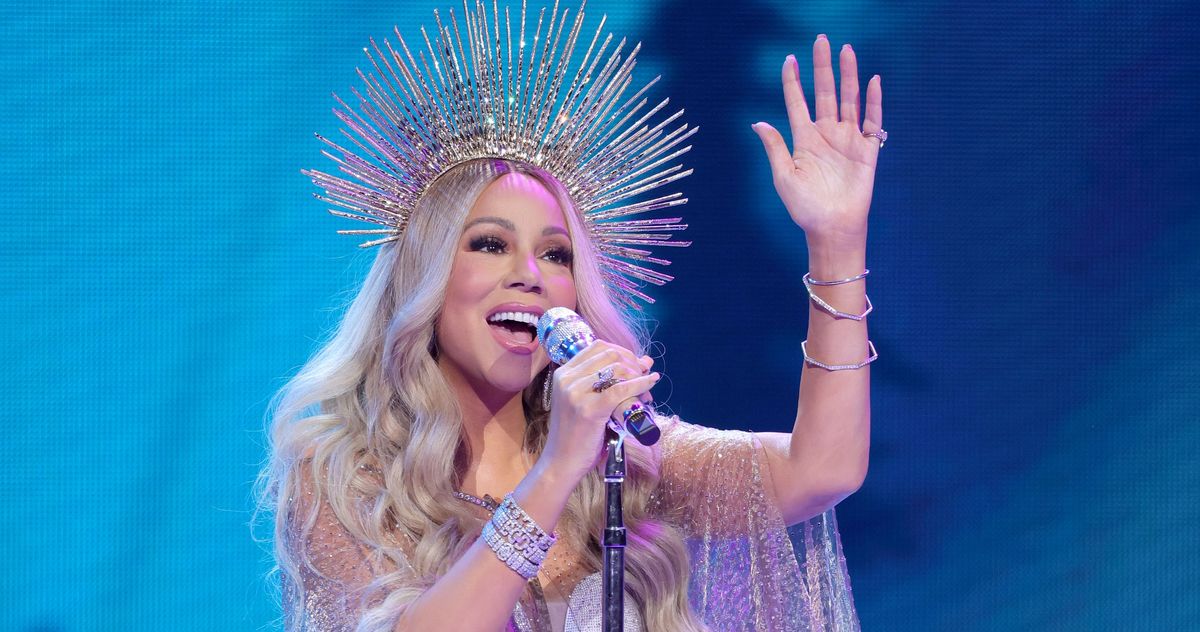 Mariah Carey's Kids (and Mop) Help Her Usher in the Holidays - Vimarsana News