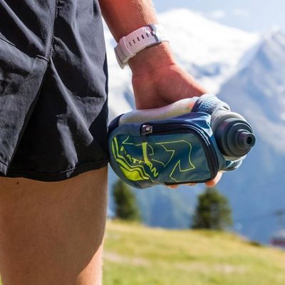 Handheld 2025 hydration pack