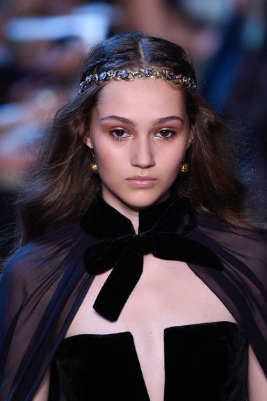 Best Beauty, Hair Looks From Paris Couture Fall 2017 Runway