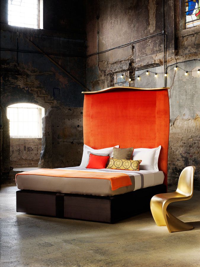 The Glitzy History of Savoir Beds