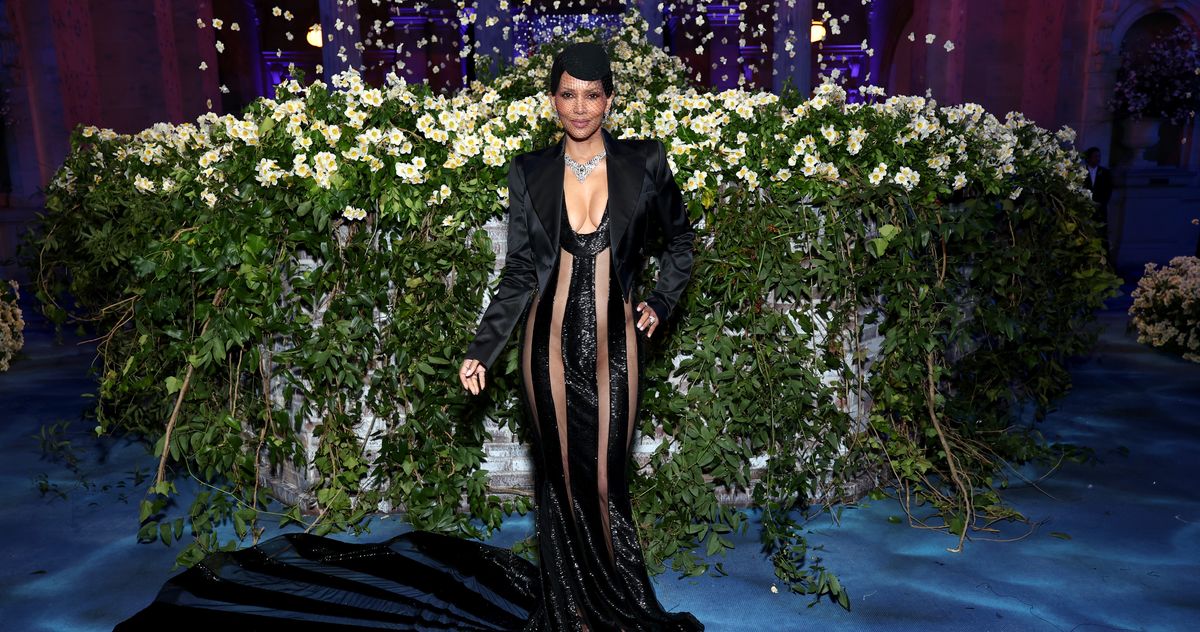 Halle Berry Banned from Dress at Cannes due to Dress Code Halle Berry Banned from Dress at Cannes due to Dress Code