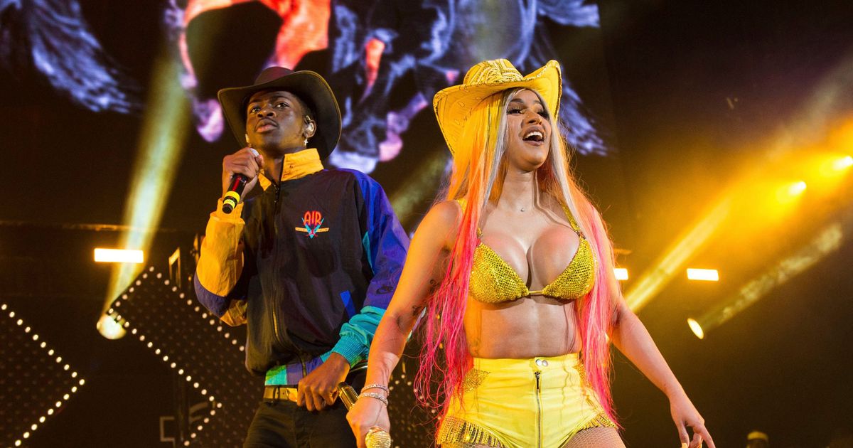 Cardi B Performs Old Town Road Lil Nas X Billy Ray Cyrus