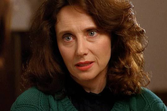 Twin Peaks Alumni Where Are They Now   0d0cd0568a4f1aa2a0cf82efad758a2701 Mary Jo Deschanel.2x.h473.w710 