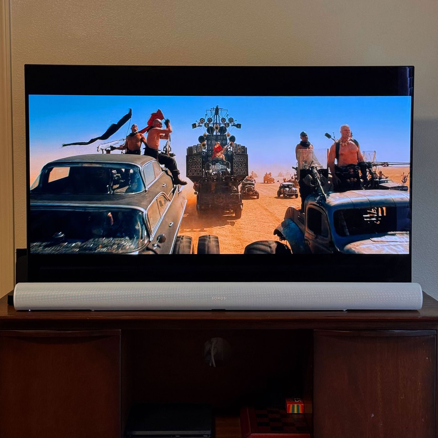 How to Choose a Tv With Built-In Soundbar for Better Audio: Ultimate Guide