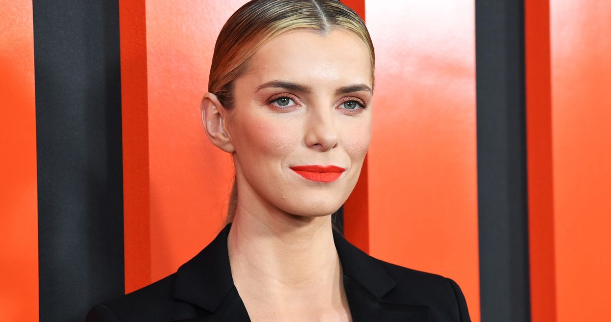 Betty gilpin deals