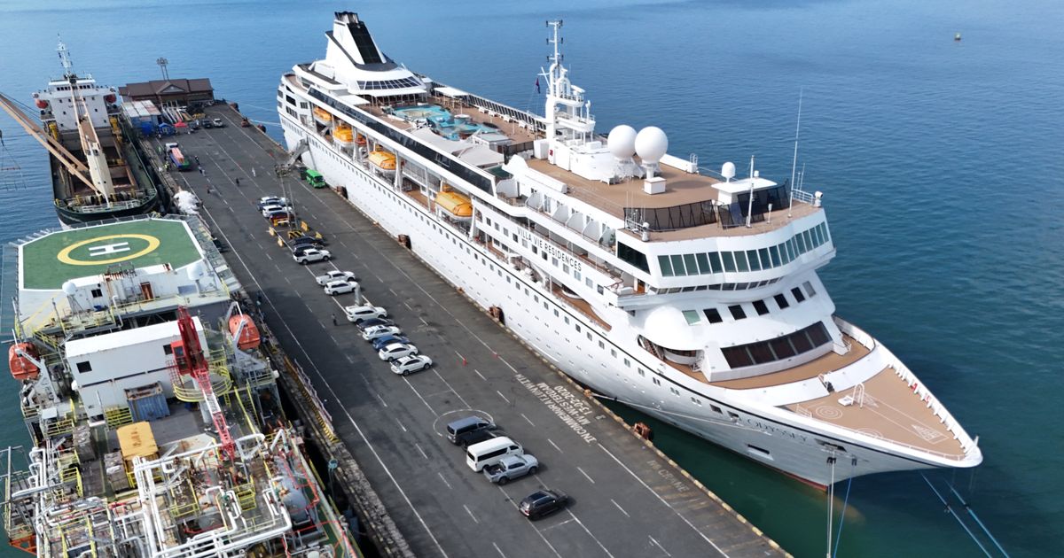 Abandoned Residents of ‘Never-ending' Cruise Have No Regrets