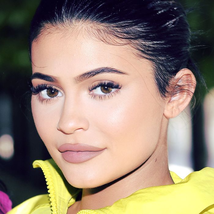 Kylie Jenner Says She Dissolved Her Lip Fillers Injections