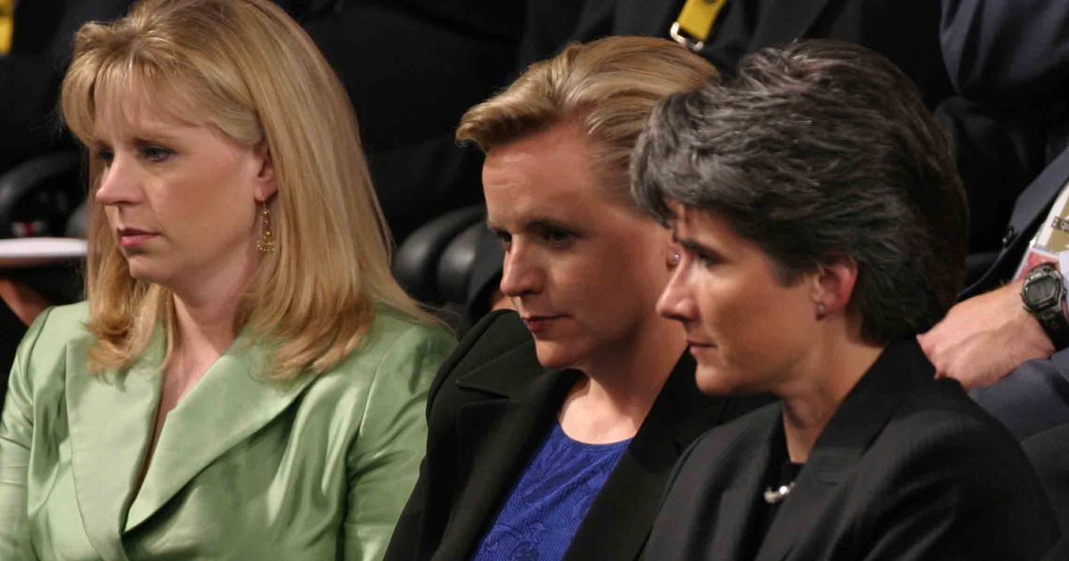 Mary Cheney’s Jabs at Sister Get Harder to Spot