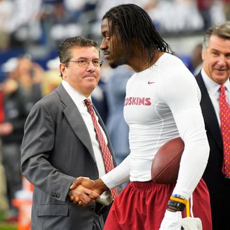 Dr. James Andrews says he never cleared Robert Griffin III to go