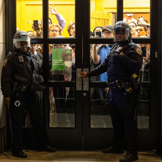 Columbia University Issues Deadline For Gaza Encampment To Vacate Campus