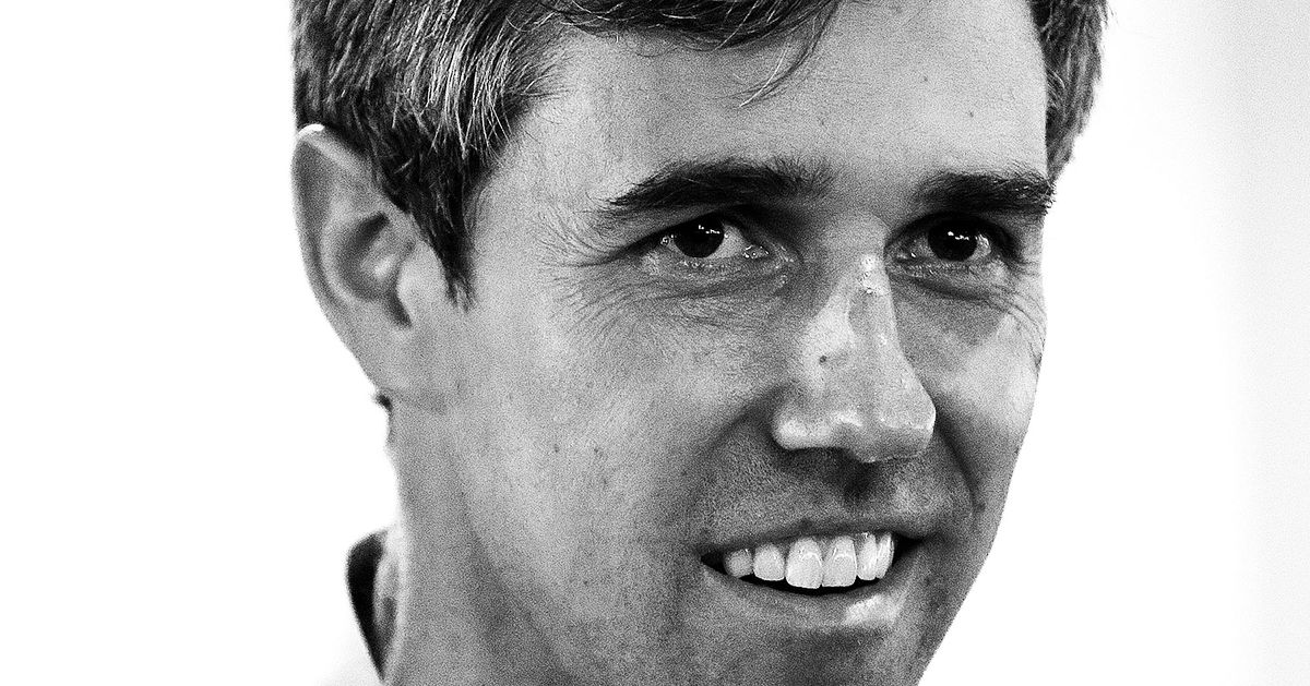 Beto O’Rourke Eats Massive Bowl of Guac While Driving