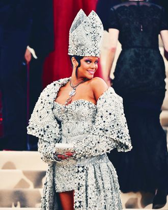 Rihanna and LVMH Confirm Fashion Label - Red Carpet Fashion Awards