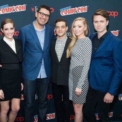 The Mr. Robot Cast Would Like to See a Tyrell-Elliot Kiss (And Six Other  Things We Learned at NYCC)