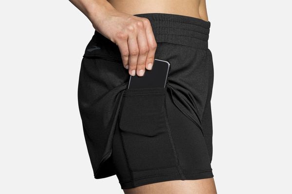 nike running shorts phone pocket