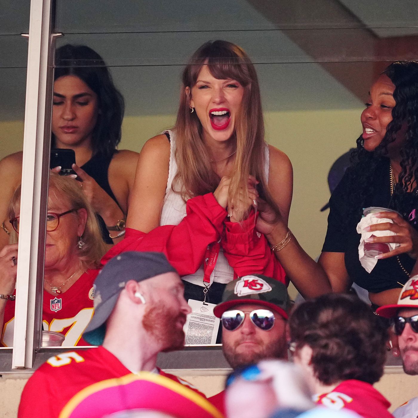 Taylor Swift Attends Travis Kelce's Chiefs, Chargers Game