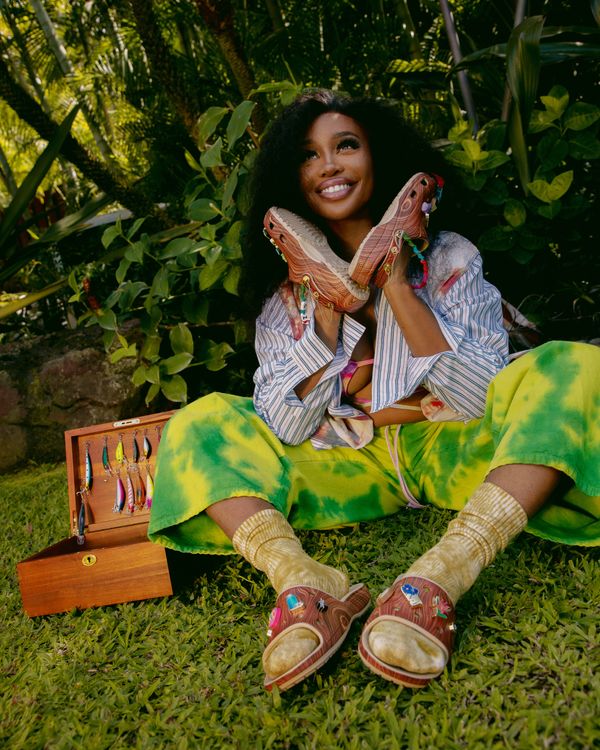 SZA Collabs with Crocs