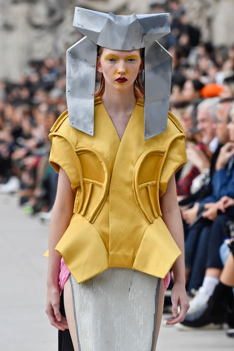 Mustard Yellow Is Trending at Paris Fashion Week