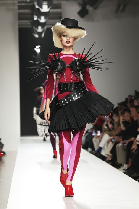 Junya Watanabe - Runway - Paris Fashion Week - Womenswear Spring/Summer 2027
