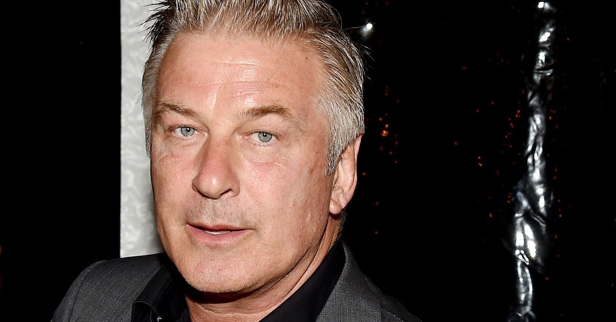 アレック・ボールドウィンは、ジェームズ・トックと一緒に彼の映画の上でツイッターの作家にスナップします