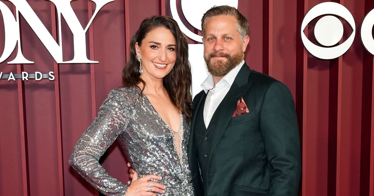 Sara Bareilles and Joe Tippett Are Married 5Eva