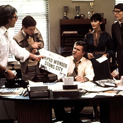 SUPERMAN, Marc McClure, (second from left), Jackie Cooper, Margot Kidder, Christopher Reeve, 1978, (c)Warner Bros./courtesy Everett Collection