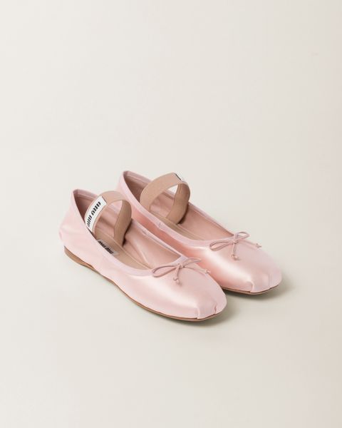 Toned Ballet Flats Outfit ALAÏA Criss Cross Patent-leather Trimmed