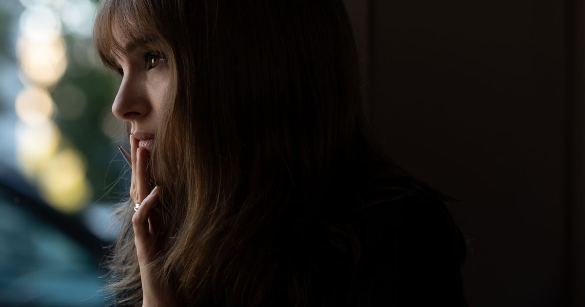 Who Is the Kid Jumping for Natalie Portman in May December? - Vimarsana News