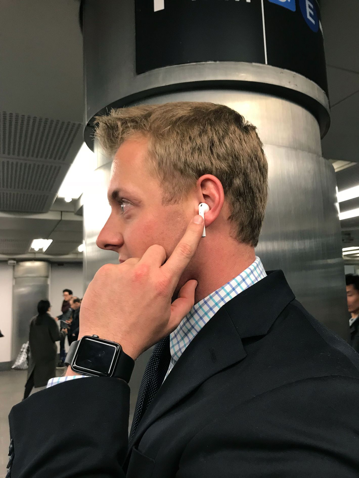 How to Wear AirPods Without Looking Like Idiot