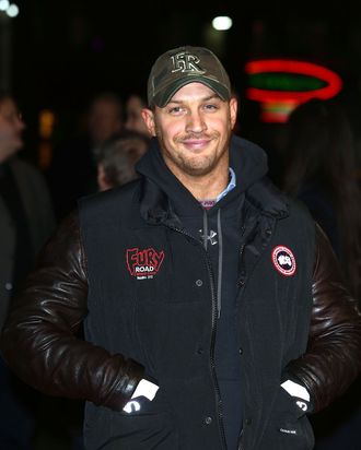 Tom Hardy attends the World Premiere of 'Jack Reacher' at Odeon Leicester Square on December 10, 2012 in London, England.