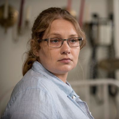 Merritt Wever as Dr. Denise Cloyd - The Walking Dead _ Season 6, Episode 2 - Photo Credit: Gene Page/AMC