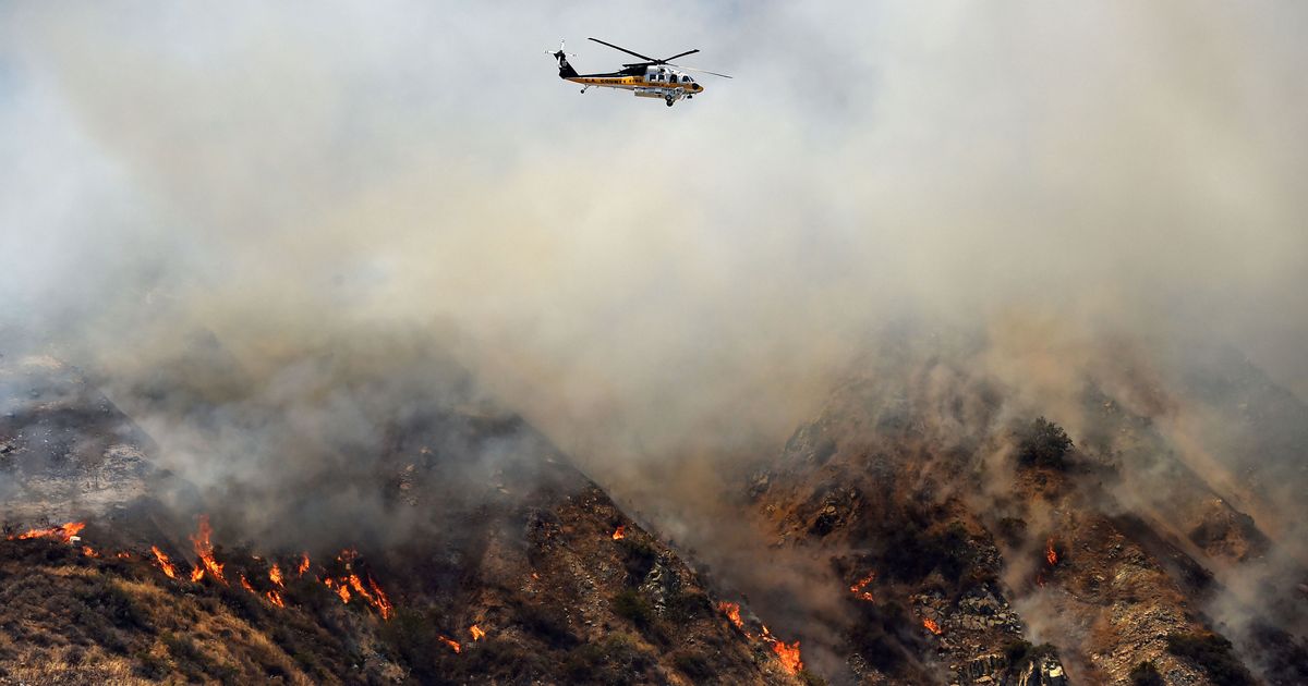 Two Uncontained Wildfires Are Roaring Northeast of Los Angeles